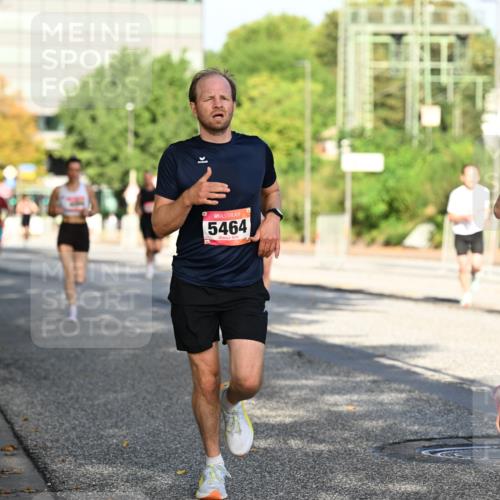 06.09.2026 - CURREX Alsterlauf Dr. Thomas Lammeyer http://msf.ph/oto/10123518 06.09.2026 09:39:48 Laufen 5464, 6419 meine-sportfotos.de