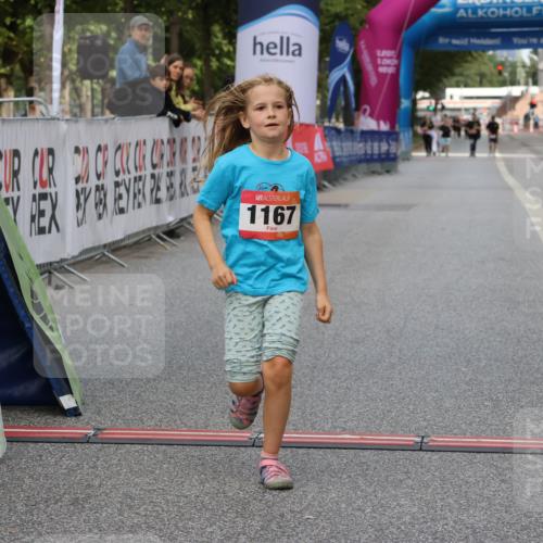 06.09.2026 - CURREX Alsterlauf Strokosch-Dieckow http://msf.ph/oto/10123615 06.09.2026 12:11:07 Ziel 1167, 1168 meine-sportfotos.de