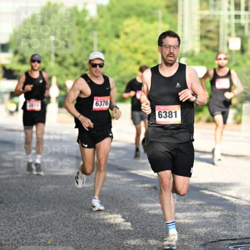 06.09.2026 - CURREX Alsterlauf Dr. Thomas Lammeyer http://msf.ph/oto/10123622 06.09.2026 09:40:01 Laufen 6376, 6381 meine-sportfotos.de