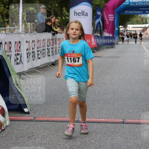 06.09.2026 - CURREX Alsterlauf Strokosch-Dieckow http://msf.ph/oto/10123633 06.09.2026 12:11:07 Ziel 1167, 1168 meine-sportfotos.de