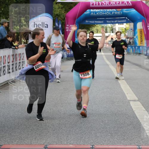 06.09.2026 - CURREX Alsterlauf Strokosch-Dieckow http://msf.ph/oto/10123669 06.09.2026 12:11:45 Ziel 1308, 1309 meine-sportfotos.de