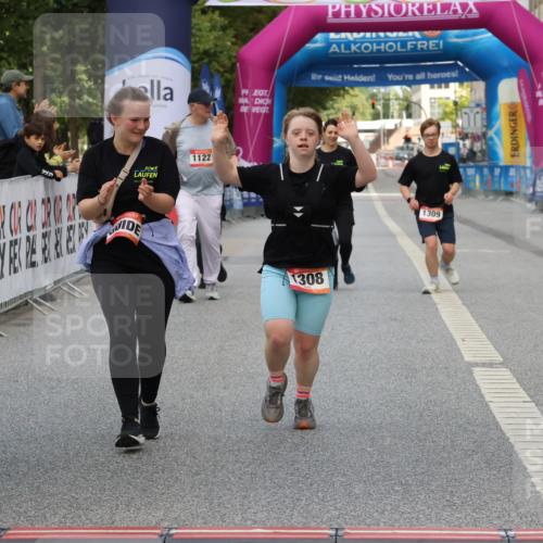 06.09.2026 - CURREX Alsterlauf Strokosch-Dieckow http://msf.ph/oto/10123693 06.09.2026 12:11:45 Ziel 1308, 1309 meine-sportfotos.de