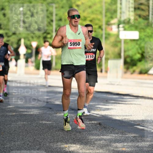 06.09.2026 - CURREX Alsterlauf Dr. Thomas Lammeyer http://msf.ph/oto/10123750 06.09.2026 09:40:15 Laufen 5950, 3110 meine-sportfotos.de