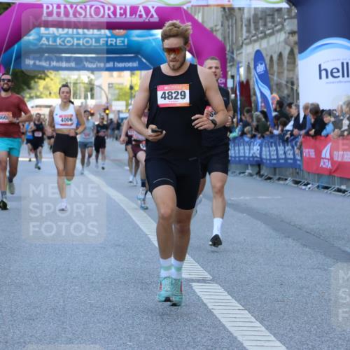 06.09.2026 - CURREX Alsterlauf Strokosch-Dieckow http://msf.ph/oto/10123842 06.09.2026 09:42:37 Ziel 2248, 3692, 4006, 4607, 4829, 5173, 5464, 5811, 6472 meine-sportfotos.de