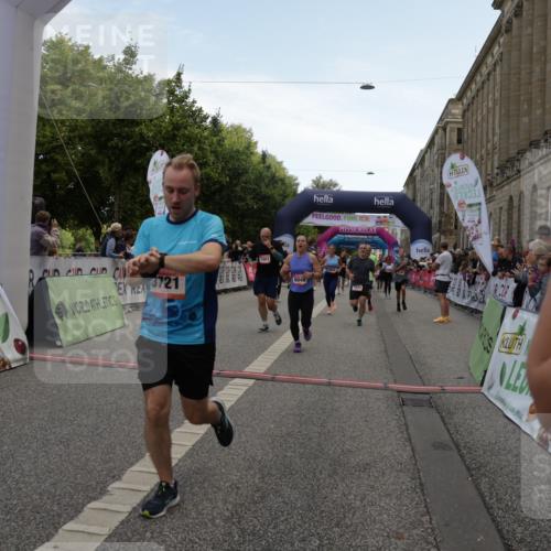 06.09.2026 - CURREX Alsterlauf Yannick Fuchs http://msf.ph/oto/10123858 06.09.2026 10:03:02 Ziel 2687, 3096, 3338, 3721, 3909, 4345, 4348, 4474, 4475, 4730, 4922, 5465, 5771, 5780, 5865, 5866, 5903, 6046, 6049, 6379, 6398, 8100 meine-sportfotos.de