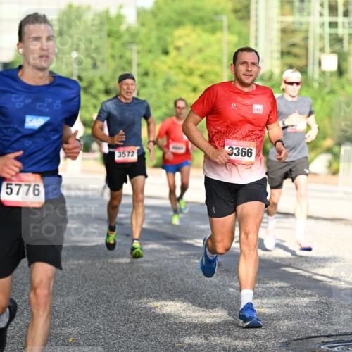 06.09.2026 - CURREX Alsterlauf Dr. Thomas Lammeyer http://msf.ph/oto/10123869 06.09.2026 09:40:28 Laufen 3572, 3366, 5776 meine-sportfotos.de