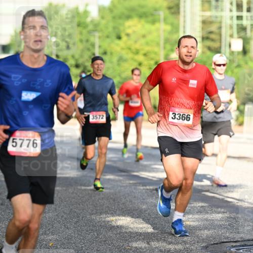 06.09.2026 - CURREX Alsterlauf Dr. Thomas Lammeyer http://msf.ph/oto/10123870 06.09.2026 09:40:28 Laufen 3572, 3366, 5776 meine-sportfotos.de