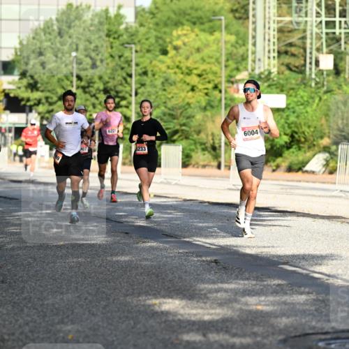 06.09.2026 - CURREX Alsterlauf Dr. Thomas Lammeyer http://msf.ph/oto/10123907 06.09.2026 09:40:31 Laufen 5952, 307, 6221, 8233, 6004 meine-sportfotos.de