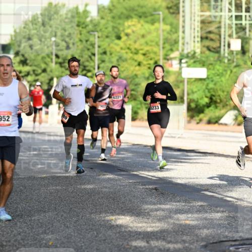 06.09.2026 - CURREX Alsterlauf Dr. Thomas Lammeyer http://msf.ph/oto/10123920 06.09.2026 09:40:33 Laufen 4010, 5952, 89, 907, 6221, 6004, 8233 meine-sportfotos.de