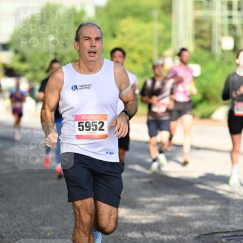 06.09.2026 - CURREX Alsterlauf Dr. Thomas Lammeyer http://msf.ph/oto/10123942 06.09.2026 09:40:34 Laufen 5952 meine-sportfotos.de