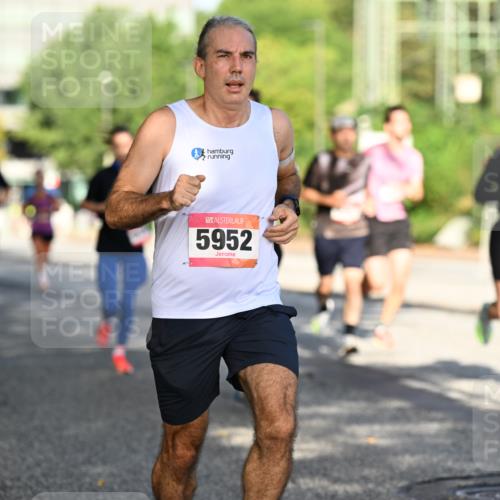 06.09.2026 - CURREX Alsterlauf Dr. Thomas Lammeyer http://msf.ph/oto/10123944 06.09.2026 09:40:34 Laufen 5952 meine-sportfotos.de