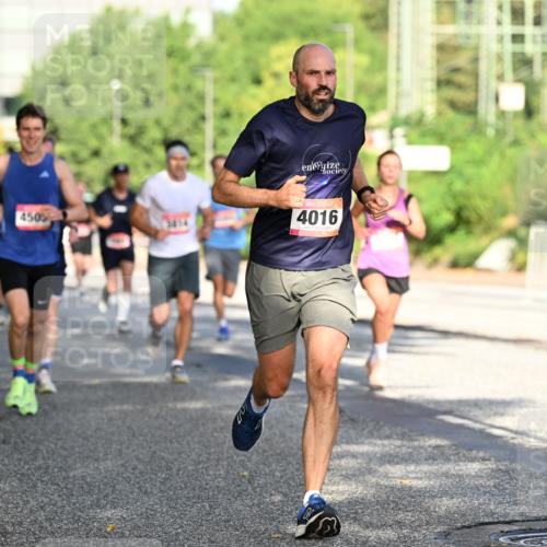 06.09.2026 - CURREX Alsterlauf Dr. Thomas Lammeyer http://msf.ph/oto/10123979 06.09.2026 09:40:39 Laufen 4505, 4016 meine-sportfotos.de