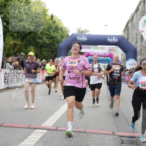 06.09.2026 - CURREX Alsterlauf Yannick Fuchs http://msf.ph/oto/10123990 06.09.2026 10:03:08 Ziel 2096, 2778, 3096, 3721, 3762, 3919, 3920, 4229, 4310, 4345, 4348, 4454, 4519, 4919, 4922, 4936, 5047, 5234, 5465, 5756, 5903, 5936, 6046, 6049, 6264, 6324, 6379, 8043, 8100, 8288 meine-sportfotos.de