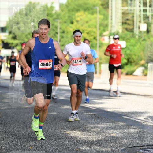 06.09.2026 - CURREX Alsterlauf Dr. Thomas Lammeyer http://msf.ph/oto/10123991 06.09.2026 09:40:40 Laufen 4505, 3814 meine-sportfotos.de