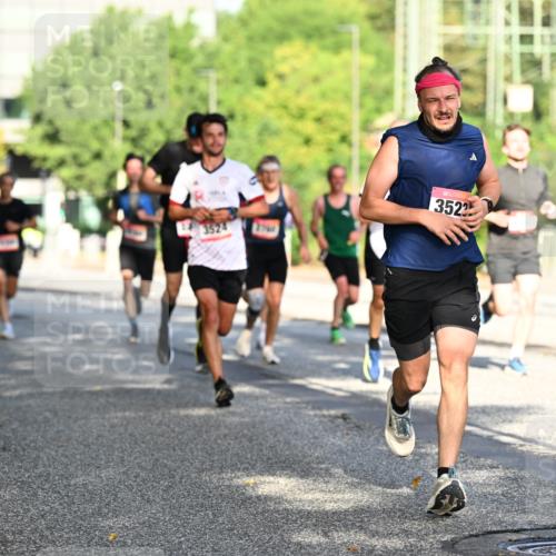 06.09.2026 - CURREX Alsterlauf Dr. Thomas Lammeyer http://msf.ph/oto/10124023 06.09.2026 09:40:44 Laufen 3524, 3522 meine-sportfotos.de
