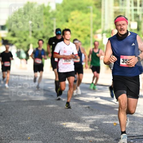 06.09.2026 - CURREX Alsterlauf Dr. Thomas Lammeyer http://msf.ph/oto/10124028 06.09.2026 09:40:45 Laufen 35 meine-sportfotos.de