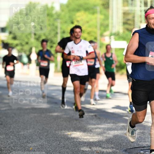 06.09.2026 - CURREX Alsterlauf Dr. Thomas Lammeyer http://msf.ph/oto/10124030 06.09.2026 09:40:45 Laufen 313 meine-sportfotos.de