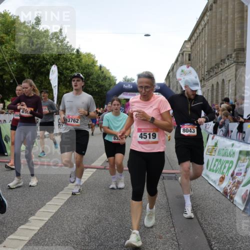 06.09.2026 - CURREX Alsterlauf Yannick Fuchs http://msf.ph/oto/10124134 06.09.2026 10:03:12 Ziel 2096, 2778, 3096, 3131, 3626, 3762, 3919, 3920, 4229, 4310, 4454, 4519, 4919, 4922, 4936, 5047, 5054, 5234, 5653, 5756, 5936, 6049, 6264, 6324, 6377, 6379, 8043, 8100, 8288 meine-sportfotos.de