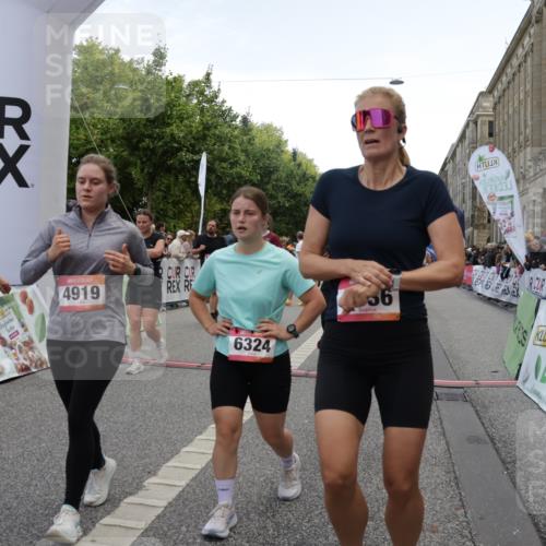06.09.2026 - CURREX Alsterlauf Yannick Fuchs http://msf.ph/oto/10124198 06.09.2026 10:03:14 Ziel 2096, 2778, 3131, 3626, 3762, 3919, 3920, 4229, 4310, 4454, 4519, 4919, 4936, 5025, 5047, 5054, 5234, 5653, 5756, 5936, 6050, 6264, 6324, 6377, 6379, 8043, 8288 meine-sportfotos.de