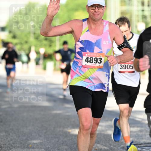 06.09.2026 - CURREX Alsterlauf Dr. Thomas Lammeyer http://msf.ph/oto/10124286 06.09.2026 09:41:14 Laufen 4893, 3905, 61 meine-sportfotos.de