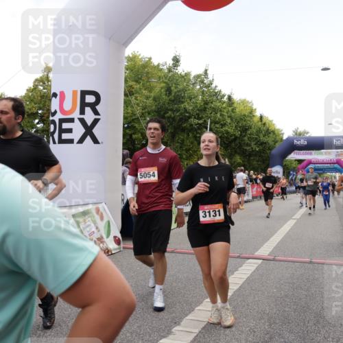 06.09.2026 - CURREX Alsterlauf Yannick Fuchs http://msf.ph/oto/10124305 06.09.2026 10:03:17 Ziel 2096, 2778, 3131, 3626, 3762, 3919, 4229, 4310, 4454, 4519, 4919, 4936, 5025, 5047, 5054, 5552, 5653, 5756, 6050, 6324, 6345, 6355, 6377, 8043, 8150, 8288 meine-sportfotos.de