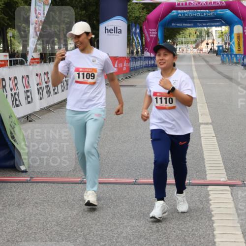 06.09.2026 - CURREX Alsterlauf Strokosch-Dieckow http://msf.ph/oto/10124312 06.09.2026 12:13:41 Ziel 1109, 1110 meine-sportfotos.de