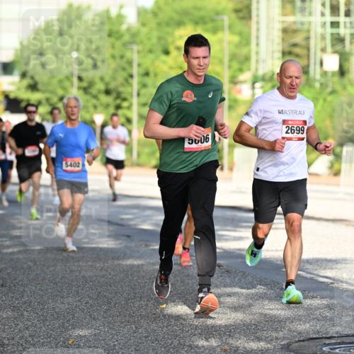 06.09.2026 - CURREX Alsterlauf Dr. Thomas Lammeyer http://msf.ph/oto/10124362 06.09.2026 09:41:22 Laufen 5402, 5006, 2699 meine-sportfotos.de