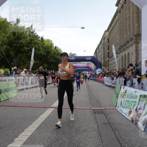 06.09.2026 - CURREX Alsterlauf Yannick Fuchs http://msf.ph/oto/10124381 06.09.2026 10:03:19 Ziel 2323, 2334, 2522, 3131, 3626, 3762, 3874, 4229, 4919, 4936, 5025, 5047, 5054, 5552, 5653, 5756, 6050, 6345, 6355, 6377, 8043, 8150 meine-sportfotos.de