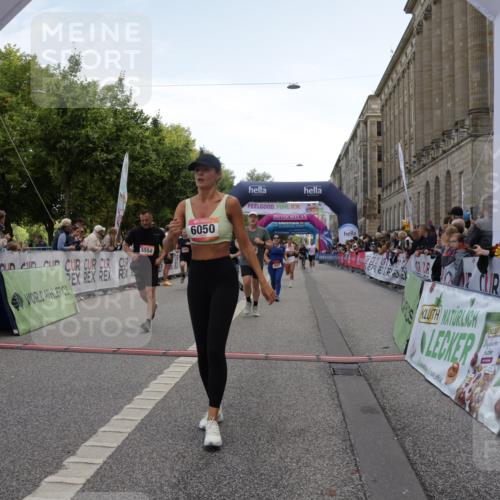06.09.2026 - CURREX Alsterlauf Yannick Fuchs http://msf.ph/oto/10124392 06.09.2026 10:03:19 Ziel 2323, 2334, 2522, 3131, 3626, 3762, 3874, 4229, 4919, 4936, 5025, 5047, 5054, 5552, 5653, 5756, 6050, 6345, 6355, 6377, 8043, 8150 meine-sportfotos.de