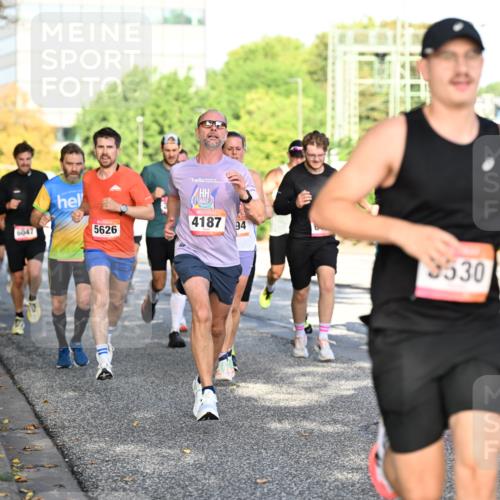 06.09.2026 - CURREX Alsterlauf Dr. Thomas Lammeyer http://msf.ph/oto/10124472 06.09.2026 09:41:33 Laufen 6047, 5626, 4187, 94, 530, 564 meine-sportfotos.de