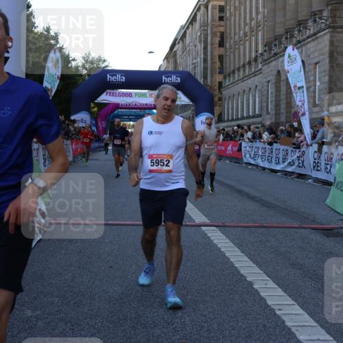 06.09.2026 - CURREX Alsterlauf Strokosch-Dieckow http://msf.ph/oto/10124501 06.09.2026 09:43:18 Ziel 2137, 2907, 3366, 3572, 4016, 4988, 5649, 5776, 5904, 5952, 5955, 5963, 6002, 6104, 6192, 6267, 6326, 8233, 8330 meine-sportfotos.de