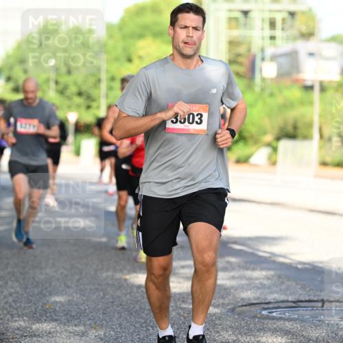 06.09.2026 - CURREX Alsterlauf Dr. Thomas Lammeyer http://msf.ph/oto/10124598 06.09.2026 09:41:52 Laufen 3503 meine-sportfotos.de