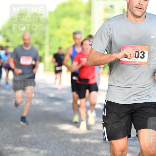 06.09.2026 - CURREX Alsterlauf Dr. Thomas Lammeyer http://msf.ph/oto/10124605 06.09.2026 09:41:53 Laufen 003 meine-sportfotos.de
