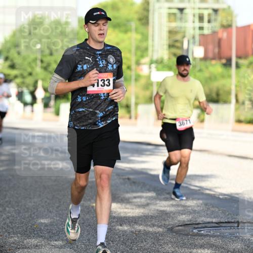 06.09.2026 - CURREX Alsterlauf Dr. Thomas Lammeyer http://msf.ph/oto/10124671 06.09.2026 09:42:01 Laufen 133, 3671 meine-sportfotos.de