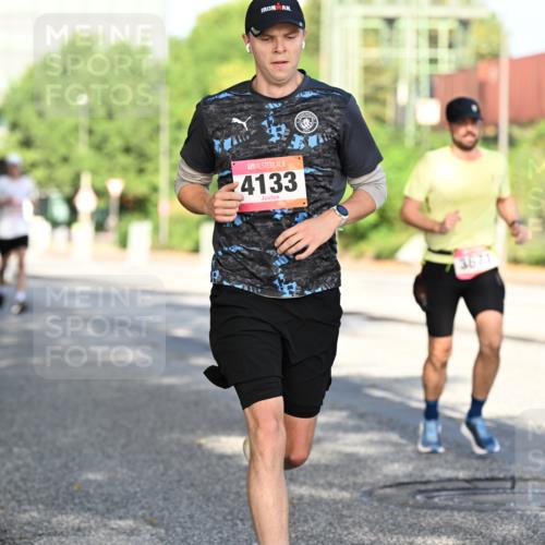 06.09.2026 - CURREX Alsterlauf Dr. Thomas Lammeyer http://msf.ph/oto/10124676 06.09.2026 09:42:01 Laufen 4133, 3671 meine-sportfotos.de