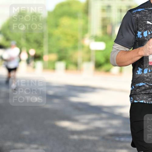 06.09.2026 - CURREX Alsterlauf Dr. Thomas Lammeyer http://msf.ph/oto/10124685 06.09.2026 09:42:02 Laufen 4133 meine-sportfotos.de