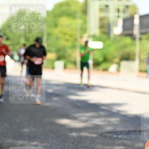 06.09.2026 - CURREX Alsterlauf Dr. Thomas Lammeyer http://msf.ph/oto/10124804 06.09.2026 09:42:14 Laufen  meine-sportfotos.de