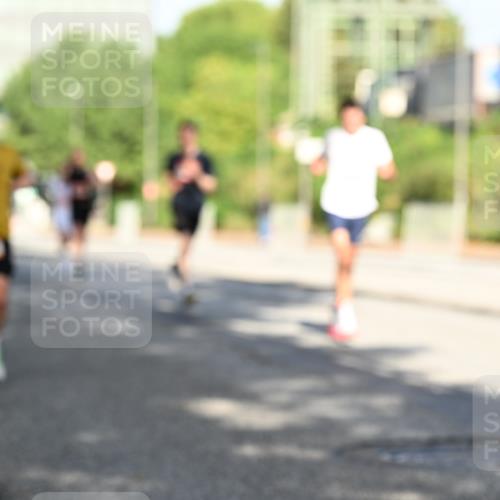06.09.2026 - CURREX Alsterlauf Dr. Thomas Lammeyer http://msf.ph/oto/10124837 06.09.2026 09:42:18 Laufen  meine-sportfotos.de