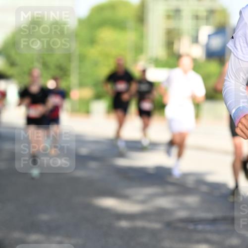 06.09.2026 - CURREX Alsterlauf Dr. Thomas Lammeyer http://msf.ph/oto/10124880 06.09.2026 09:42:24 Laufen 3 meine-sportfotos.de