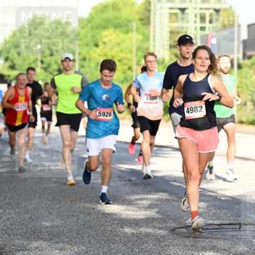 06.09.2026 - CURREX Alsterlauf Dr. Thomas Lammeyer http://msf.ph/oto/10125077 06.09.2026 09:42:43 Laufen 4372, 5926, 4586, 4982 meine-sportfotos.de