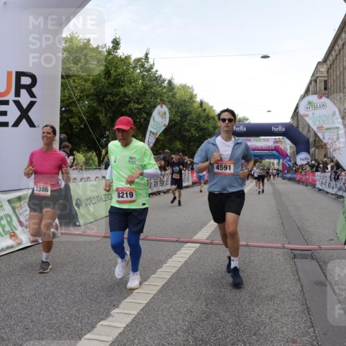 06.09.2026 - CURREX Alsterlauf Yannick Fuchs http://msf.ph/oto/10125117 06.09.2026 10:03:46 Ziel 2386, 2429, 2448, 2629, 2630, 3059, 3094, 3405, 4132, 4591, 4606, 5737, 5911, 8203, 8219, 8263, 8315, 8323 meine-sportfotos.de