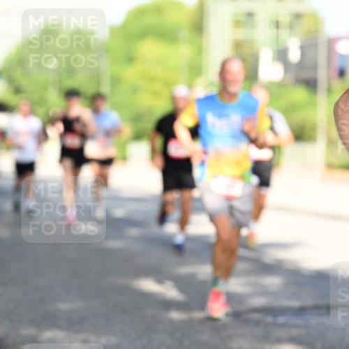 06.09.2026 - CURREX Alsterlauf Dr. Thomas Lammeyer http://msf.ph/oto/10125120 06.09.2026 09:42:47 Laufen  meine-sportfotos.de