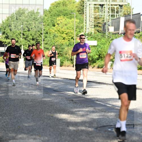 06.09.2026 - CURREX Alsterlauf Dr. Thomas Lammeyer http://msf.ph/oto/10125156 06.09.2026 09:42:52 Laufen 6450, 6072, 2054, 8228, 3125 meine-sportfotos.de