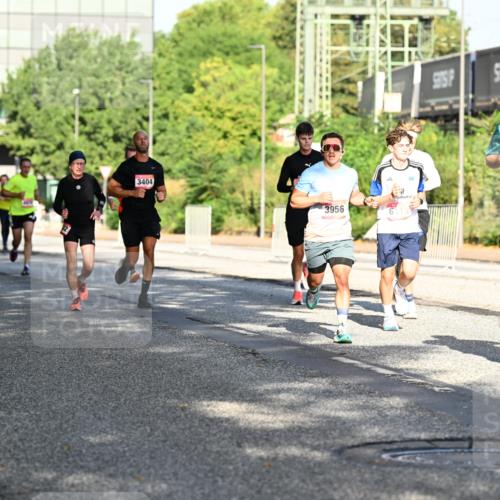 06.09.2026 - CURREX Alsterlauf Dr. Thomas Lammeyer http://msf.ph/oto/10125263 06.09.2026 09:43:02 Laufen 3404, 3956, 0, 6186 meine-sportfotos.de