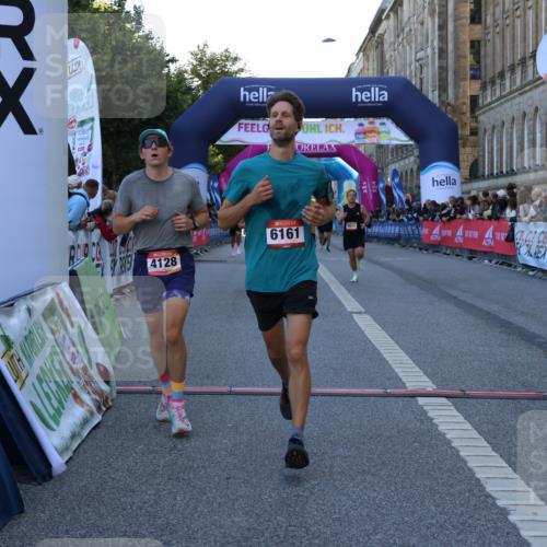 06.09.2026 - CURREX Alsterlauf Strokosch-Dieckow http://msf.ph/oto/10125342 06.09.2026 09:44:56 Ziel 2452, 2610, 3802, 3803, 4011, 4128, 5286, 5837, 6243 meine-sportfotos.de