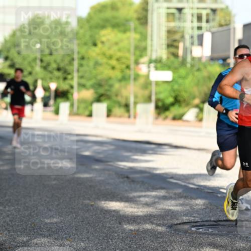 06.09.2026 - CURREX Alsterlauf Dr. Thomas Lammeyer http://msf.ph/oto/10125402 06.09.2026 09:43:15 Laufen 1, 8158 meine-sportfotos.de