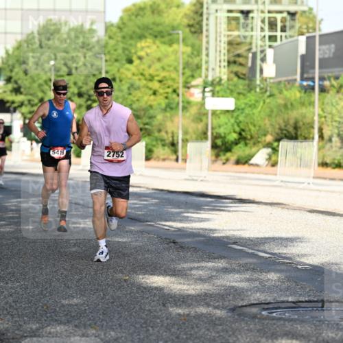06.09.2026 - CURREX Alsterlauf Dr. Thomas Lammeyer http://msf.ph/oto/10125429 06.09.2026 09:43:23 Laufen 2731, 5419, 2752 meine-sportfotos.de