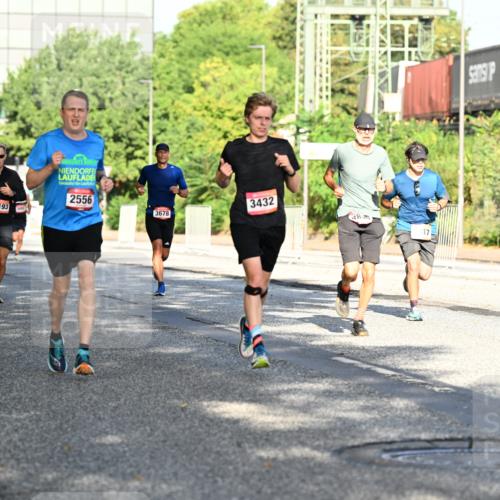 06.09.2026 - CURREX Alsterlauf Dr. Thomas Lammeyer http://msf.ph/oto/10125690 06.09.2026 09:43:49 Laufen 4877, 4193, 2556, 3432, 3678, 4850, 17 meine-sportfotos.de