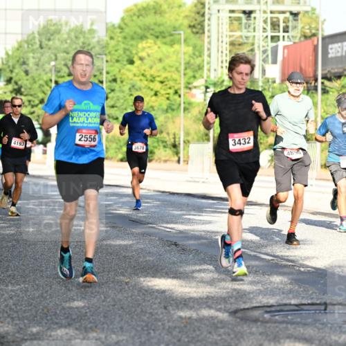 06.09.2026 - CURREX Alsterlauf Dr. Thomas Lammeyer http://msf.ph/oto/10125697 06.09.2026 09:43:49 Laufen 4193, 2556, 3678, 3432, 4890, 17 meine-sportfotos.de