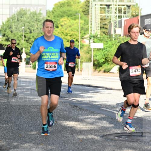 06.09.2026 - CURREX Alsterlauf Dr. Thomas Lammeyer http://msf.ph/oto/10125704 06.09.2026 09:43:50 Laufen 4193, 2556, 3678, 3432, 36173 meine-sportfotos.de